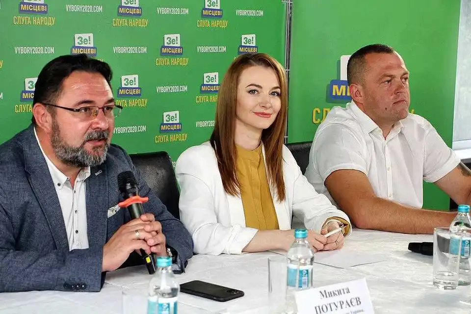 У Кропивницькому партія "Слуга Народу" представила своїх кандидатів на місцевих виборах (ФОТО) фото 1