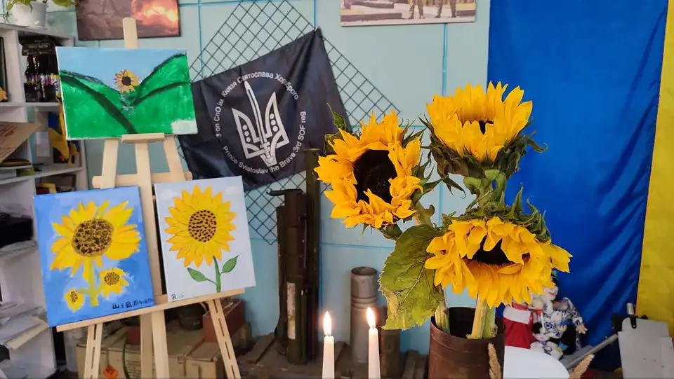 виставка дитячих малюнків до Дня захисників та захисниць