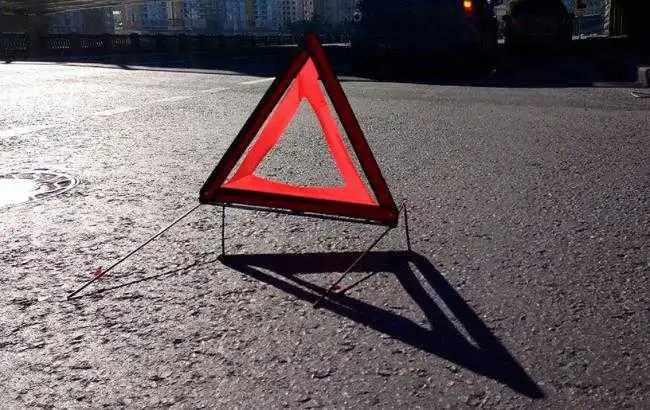 На в’їзді до Кропивницького автомобіль на смеpть збив чоловіка