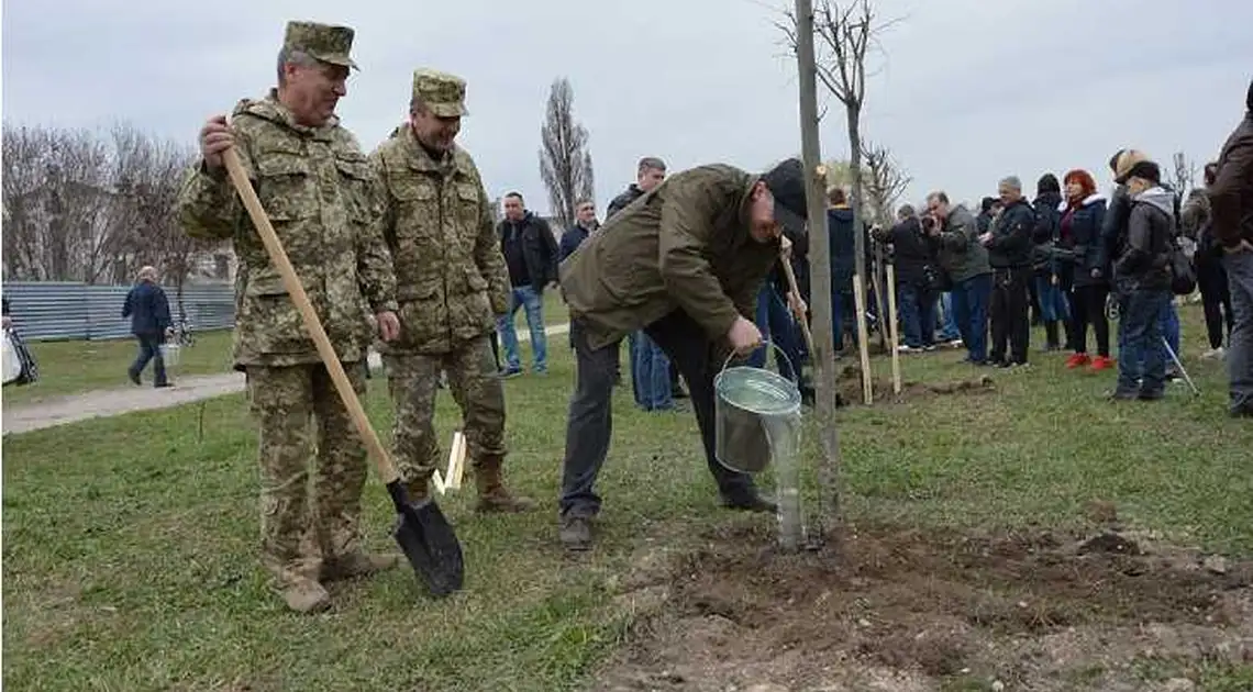 «Алею миру» в Кропивницькому охоронятимуть від «зацікавлених» людей (ФОТО) фото 1