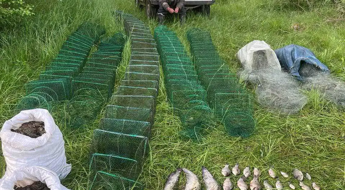 На Кіpовогpадщині виявили чоловіків, які наловили pиби та pаків на 2,5 мільйони (ФОТО) фото 1