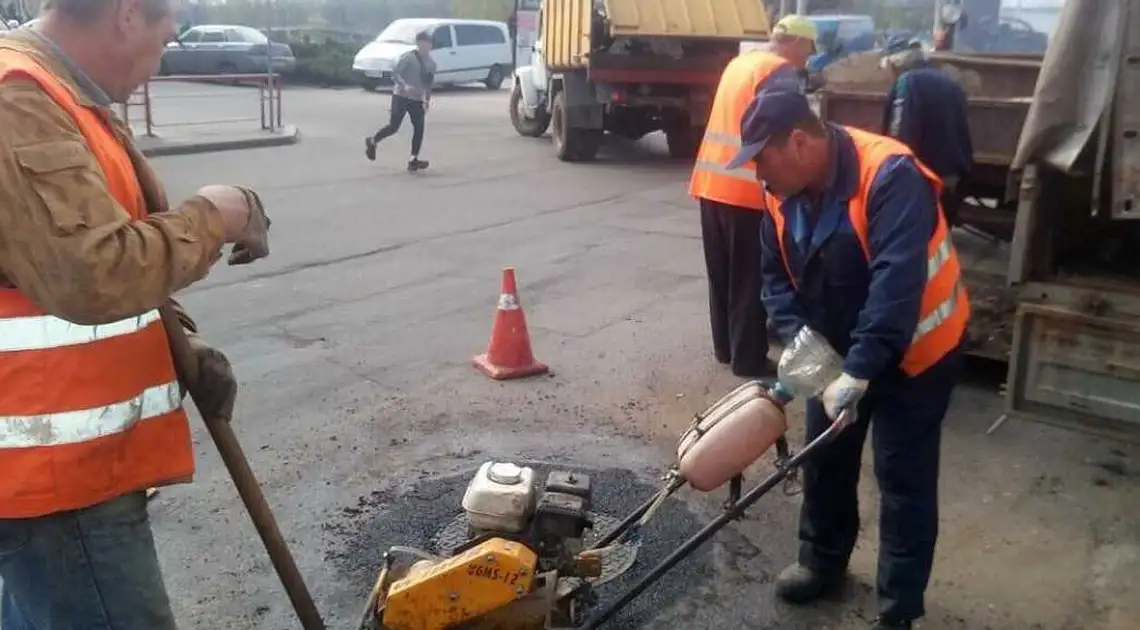 У Кропивницькому відновили капремонт дороги по вулиці Короленка фото 1