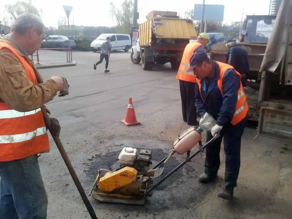 У Кропивницькому відновили капремонт дороги по вулиці Короленка фото 1