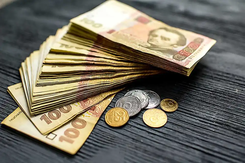 Мінфін спрогнозував середню зарплату українців до 2021 року фото 1