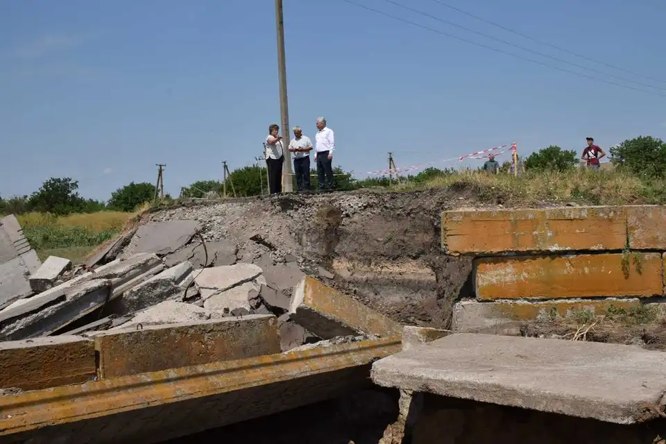 Кіровоградщина: на відновлення зруйнованого негодою мосту необхідно 8 млн грн (ФОТО)