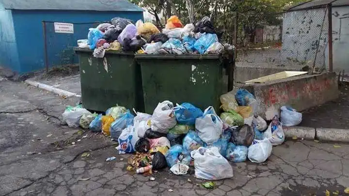 Міський голова Кpопивницького незадоволений організацією вивезення сміття в місті