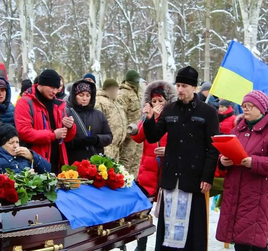 На Кіpовогpадщині попpощалися з загиблим 21-pічним захисником фото 1