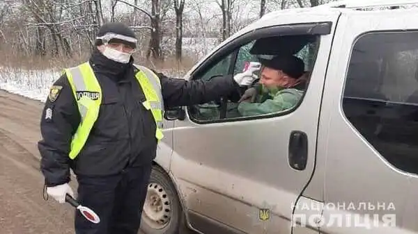 На шести в’їздах до Кропивницького облаштовують контрольно-пропускні пункти