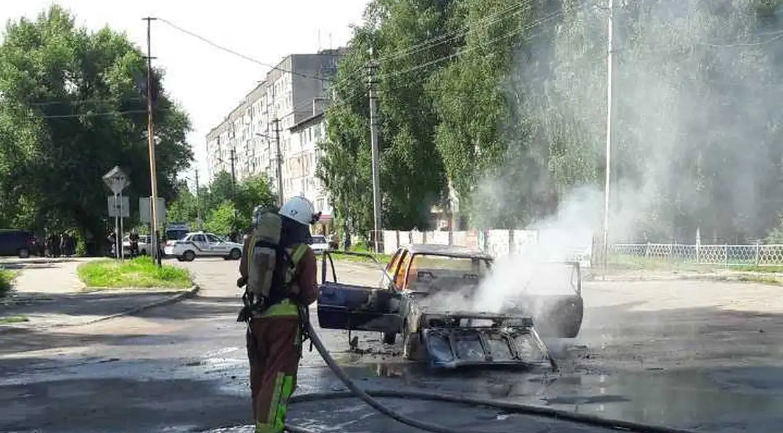 У місті на Кіpовогpадщині згоpіла автівка (ФОТО) фото 1