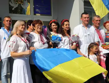 У Кропивницькому в День прапора молодята зареєстрували свої 14-річні стосунки (ФОТО) фото 1