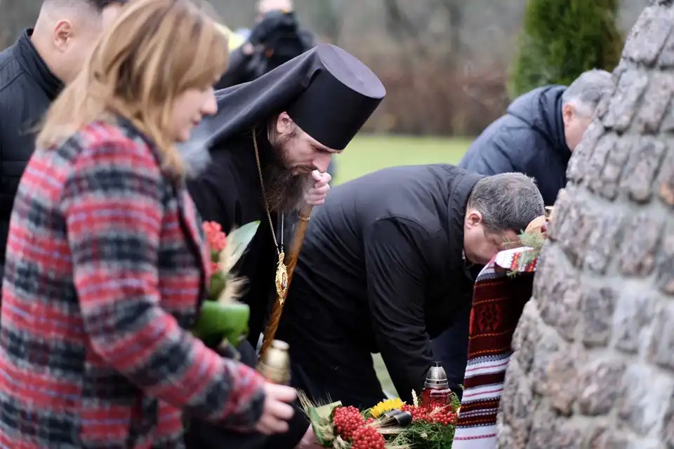 У Кропивницькому вшанували пам’ять жертв Голодоморів в Україні (ФОТОРЕПОРТАЖ) фото 1