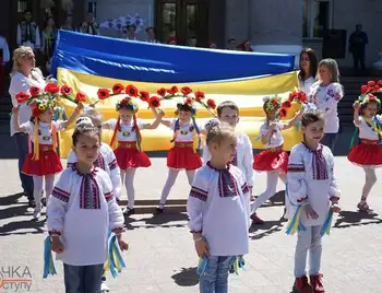 Школярі у Кропивницькому вишиватимуть «Вінок єдності» фото 1