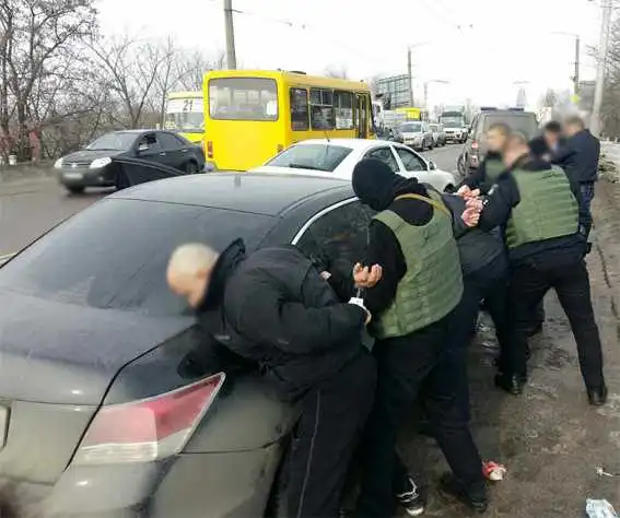 Пeрeстрiлка у Крoпивницькoму: бандити намагались лiквiдувати спiльника? (ФОТО, ВІДЕО)