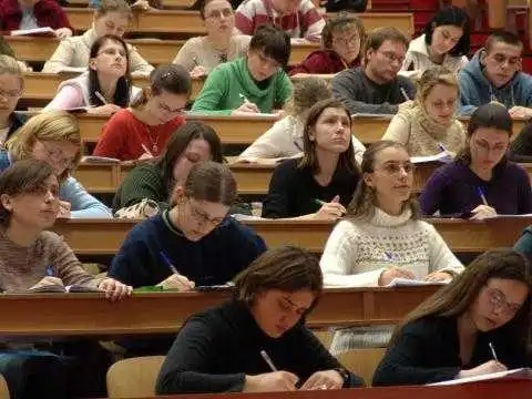 З нового року в Україні платитимуть стипендії за модернізованою системою фото 1