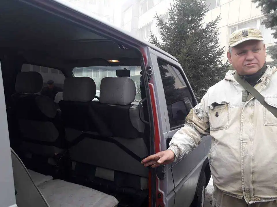 Волонтер із Кіровоградщини передасть на Схід повнопривідний мікроавтобус (ФОТО) фото 5