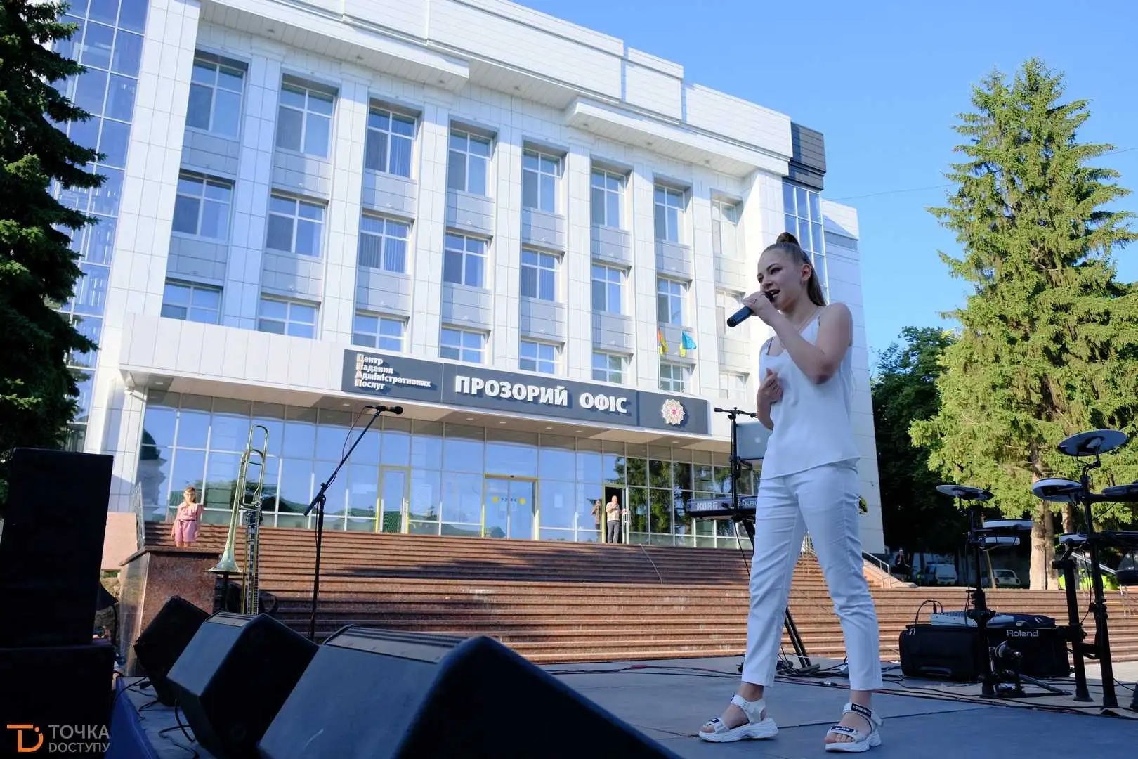 У Кропивницькому відбувся концерт до Дня молоді (ФОТОРЕПОРТАЖ) фото 9