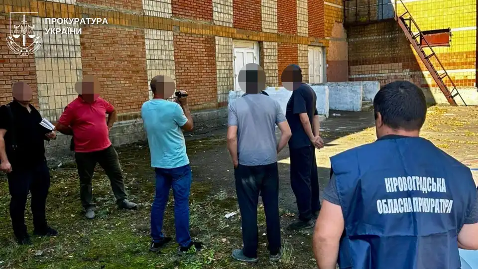 Пропонував працівнику поліції 60 тисяч хабаря за недопоставлену деревину: викрили підприємця з Кропивницького