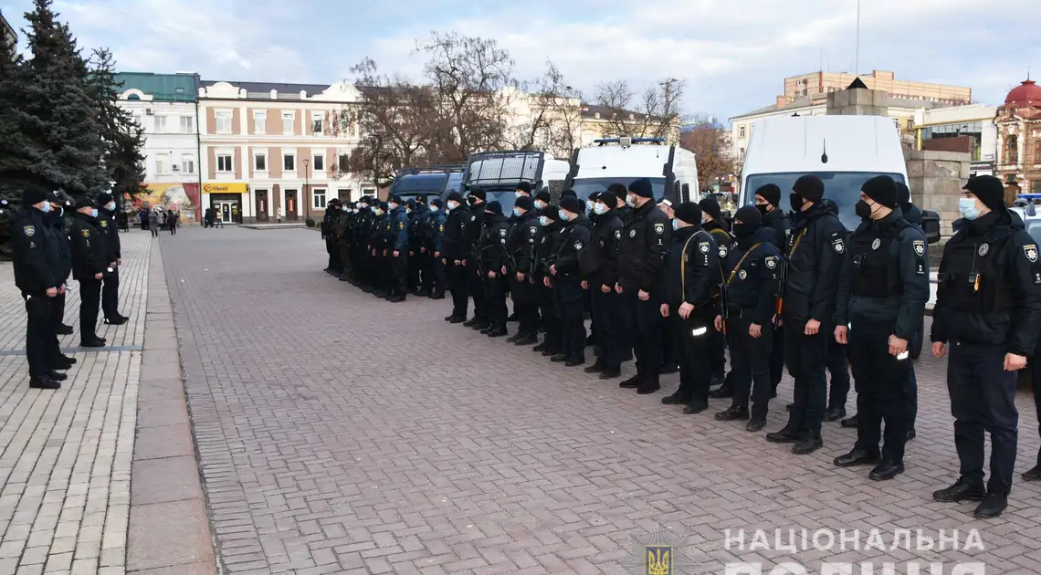 Правоохоронцi Кiровоградщини заступили на посиленi патрулювання, працюватимуть цiлодобово фото 1