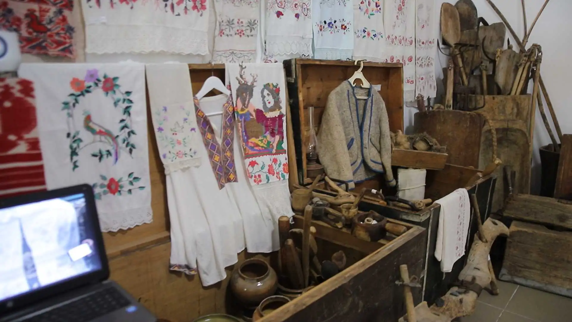 У Кропивницькому шиють репліки одягу, який носили на Кіровоградщині 100 років тому (ФОТО) фото 19