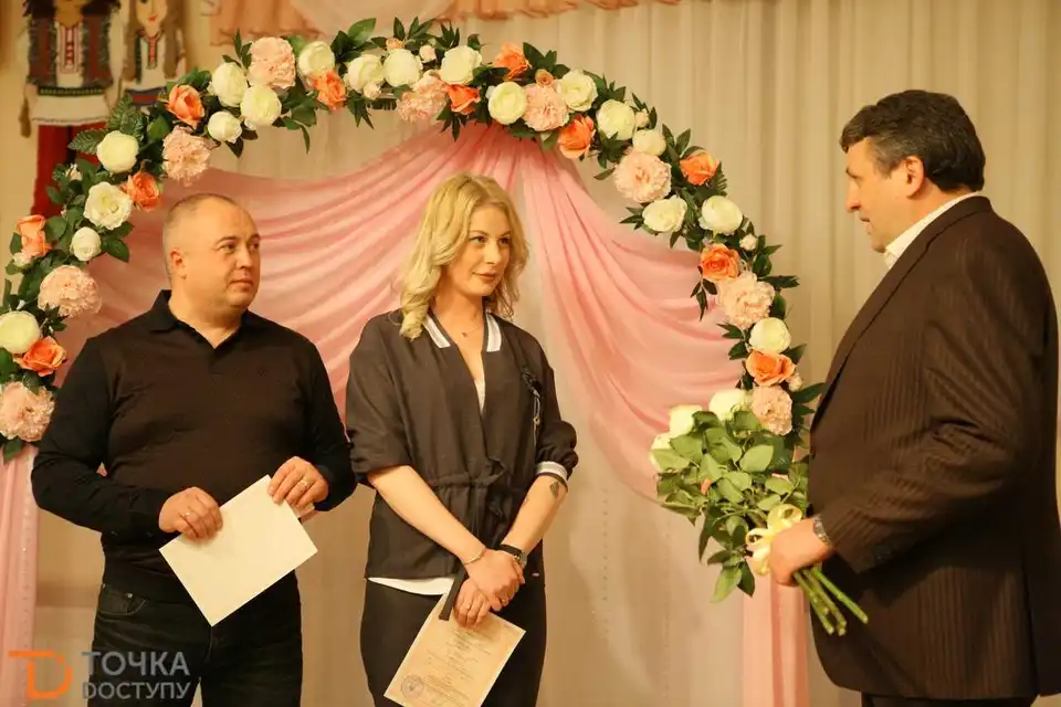 Кропивницький: у День закоханих 842-га пара одружилася за пришвидшеною процедурою (ФОТО)