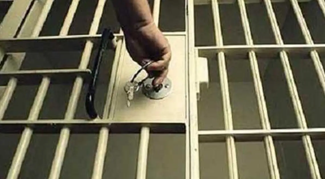 У Кропивницькому працівник в'язниці за 500 грн хотів передати наркотики засудженим(ФОТО) фото 1