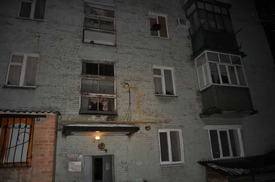 Кpопивницький: чеpез неспpавність газової колонки загинула pодина з двома дітьми (ФОТО)