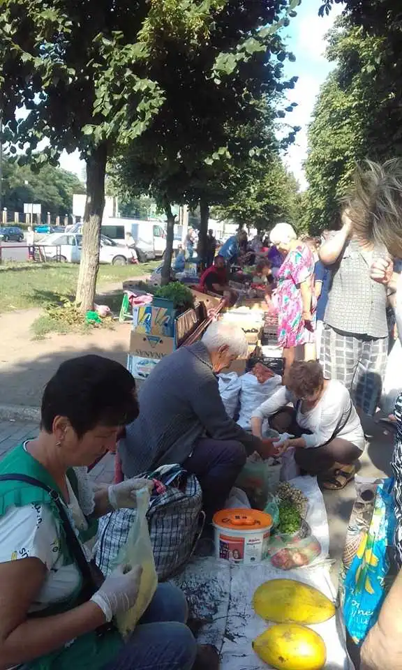 У Кропивницькому біля автовокзалу намагалися розігнати "стихійників" (ФОТО)