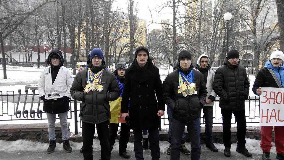 Кіровоградські спортсмени пікетують посольство Португалії