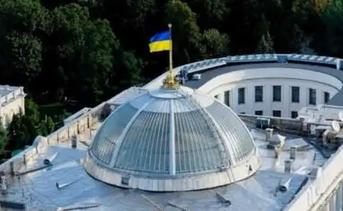 "Слуга народу" утримує симпатії виборців, партія Вакарчука нарощує міць: соцопитування фото 1