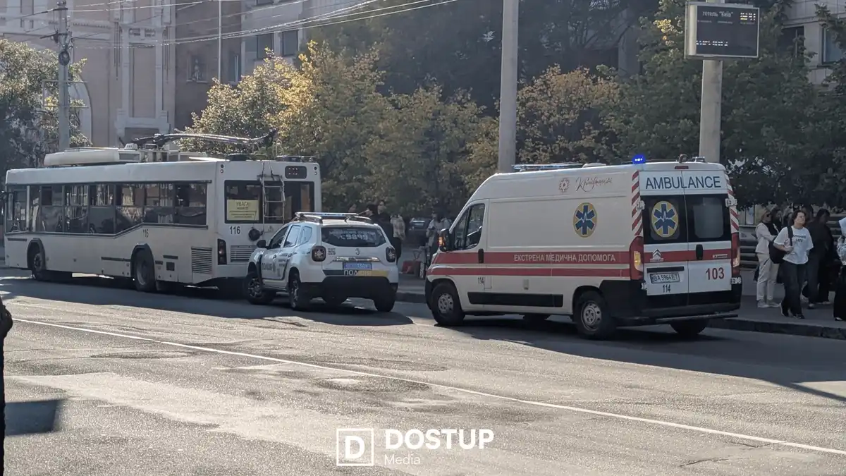 Затосували газовий балончик: у Кропивницькому напали на водія тролейбуса