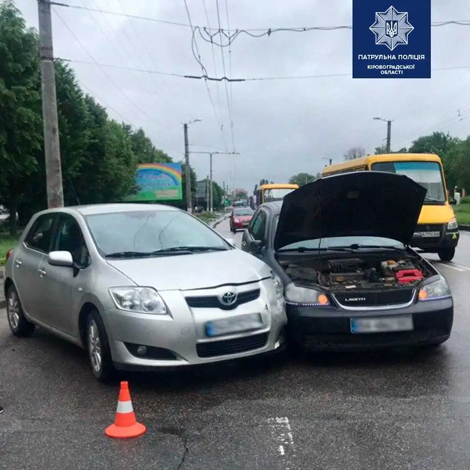 У Кропивницькому зіткнулися "Toyota" тa "Chevrolet" (ФОТО)