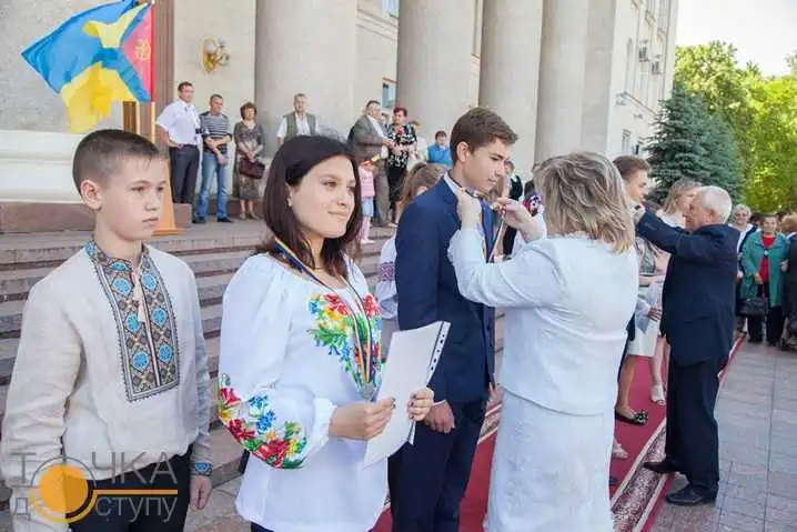 І золото, і срібло: стало відомо, хто зі школярів Кіровограда отримає медалі фото 1