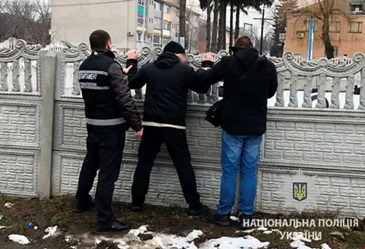 Дільничний з Кіровоградщини відмовився від хабара, «давальця» судитимуть