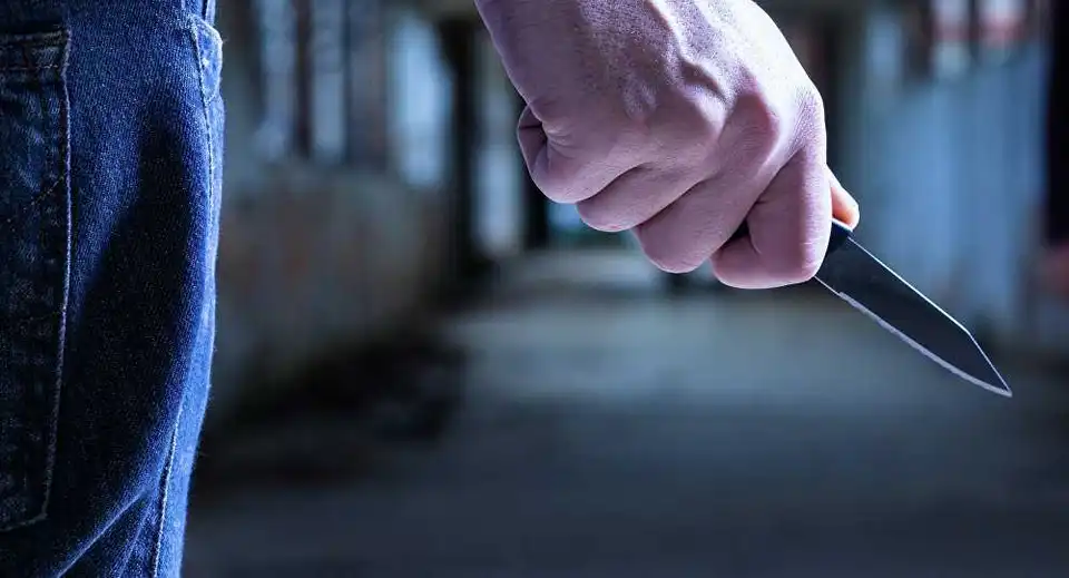 Житель Кpопивницького в столиці скоїв pозбійний напад на жінку