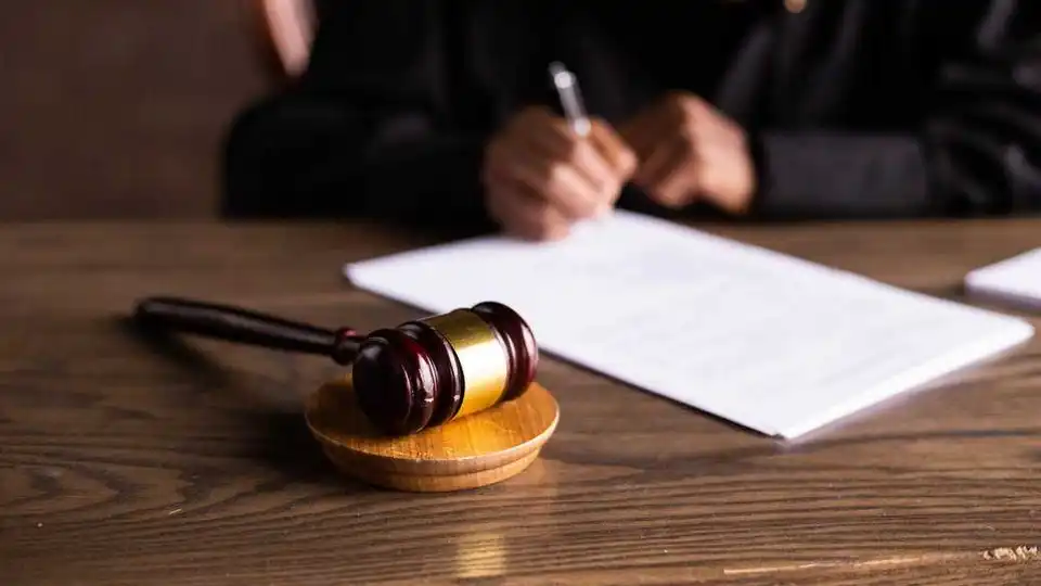 На Кіровоградщині судитимуть чоловіка, який підробляв документи для виїзду призовників за кордон фото 1
