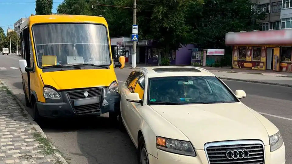 аварія на вулиці Незалежності у Кропивницькому
