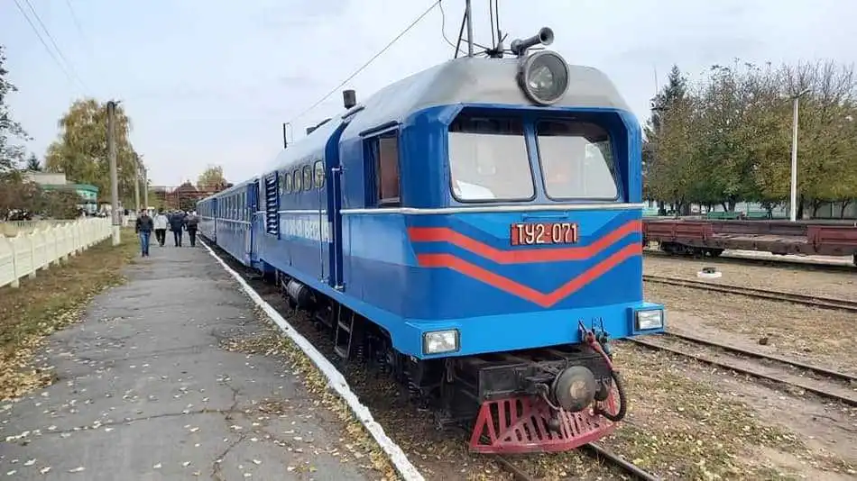 Між Вінницькою та Кіpовогpадською областями куpсує додатковий денний потяг фото 1