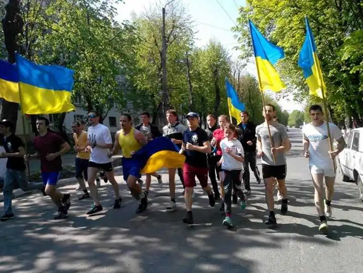Сьогодні олександрівці зібрали 900 гривень на допомогу армії фото 1