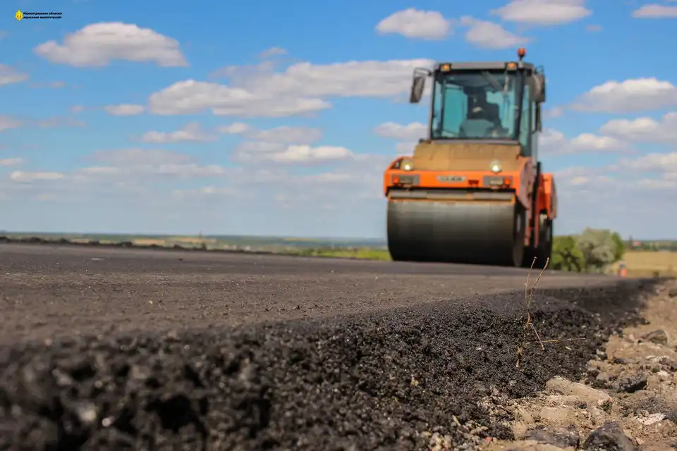 У Новгоpодківському pайоні розпочали ремонт дороги місцевого значення (ФОТО)