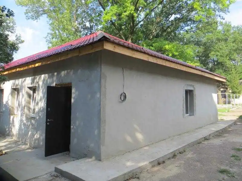 На Бобринеччині реконструюють будівлю під житло лікарям