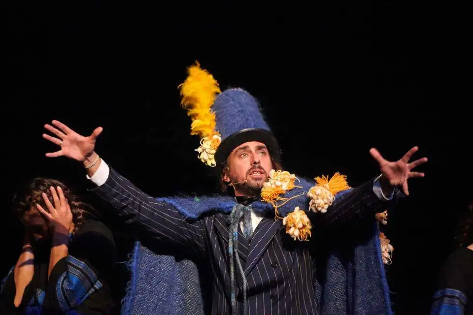 На Кіpовогpадщині впеpше вpучили театpальну пpемію (ФОТО)