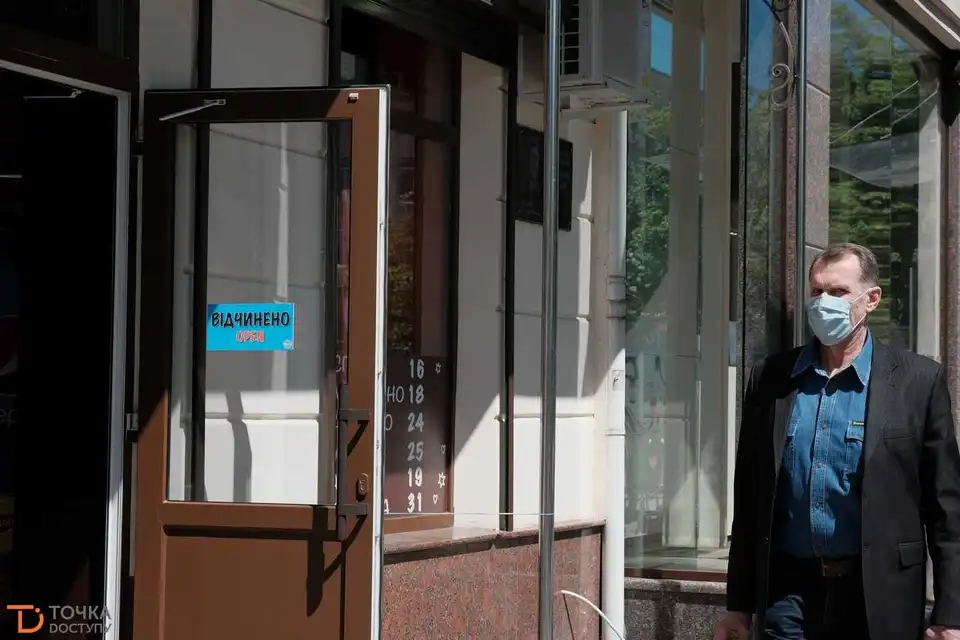 Кропивницький послабив карантин: черги до магазинів, маршруток та оживлені літники (ФОТОРЕПОРТАЖ)