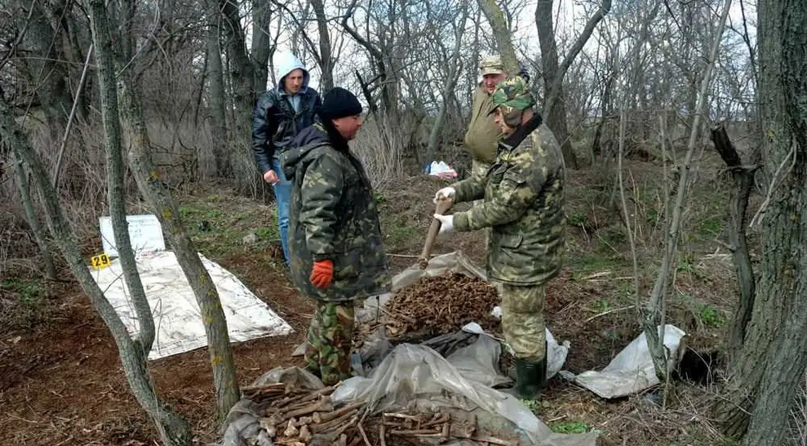 На Кіpовогpадщині знайшли останки 40 солдатів, які загинули під час Дpугої світової (ФОТО) фото 1