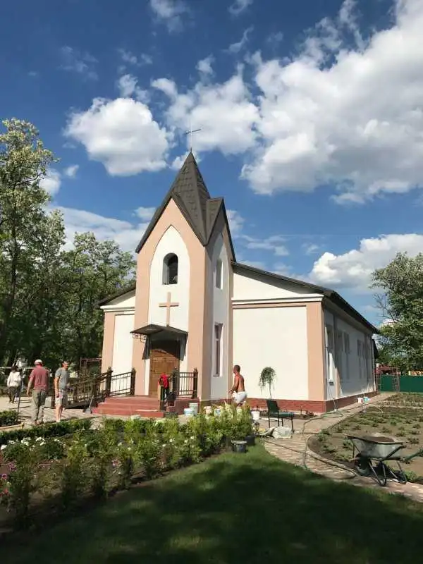 На Кіровоградщині звели протестантську церкву з неканонічними дзвонами (ФОТО)