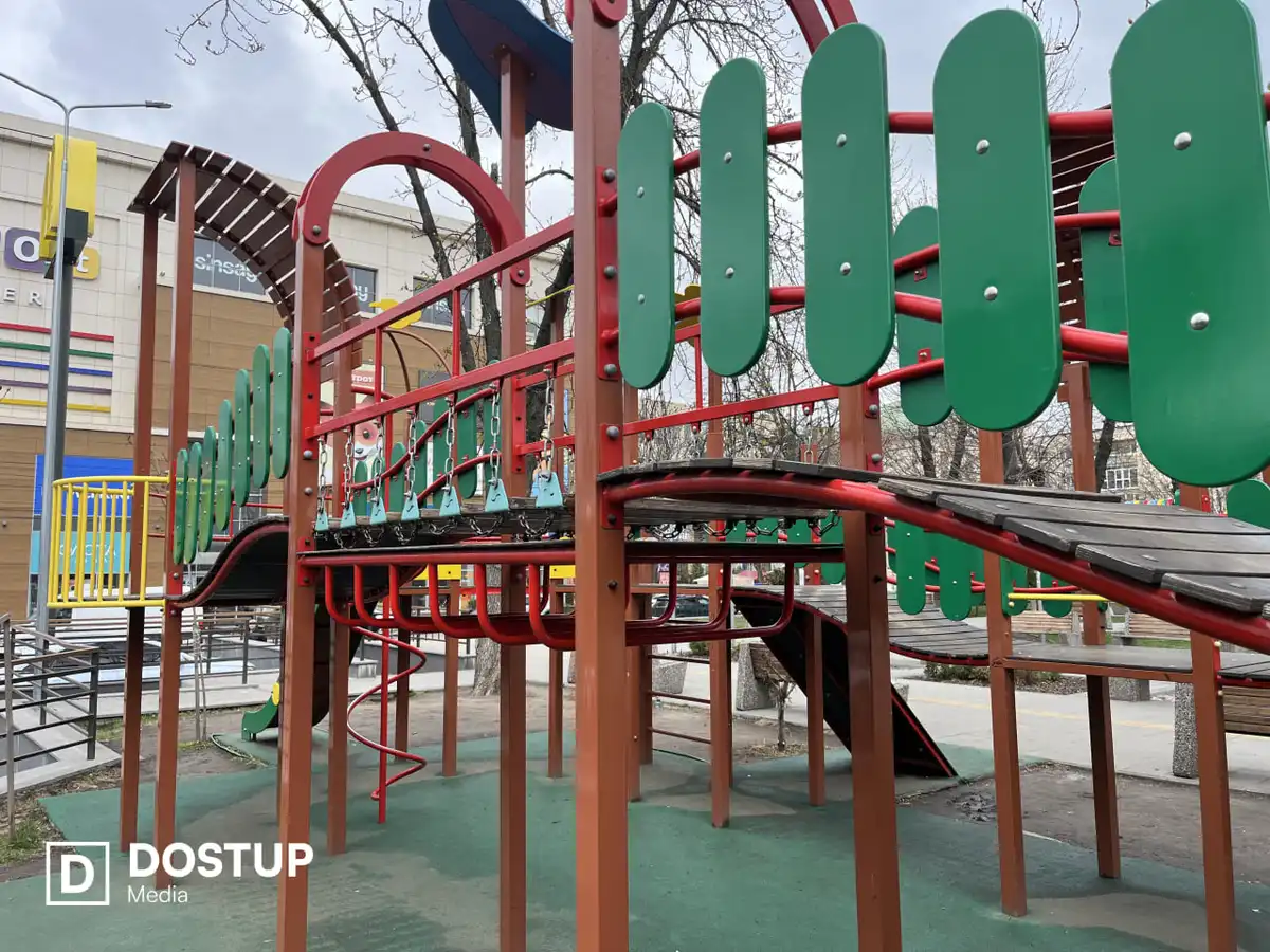 Дитячий майданчик