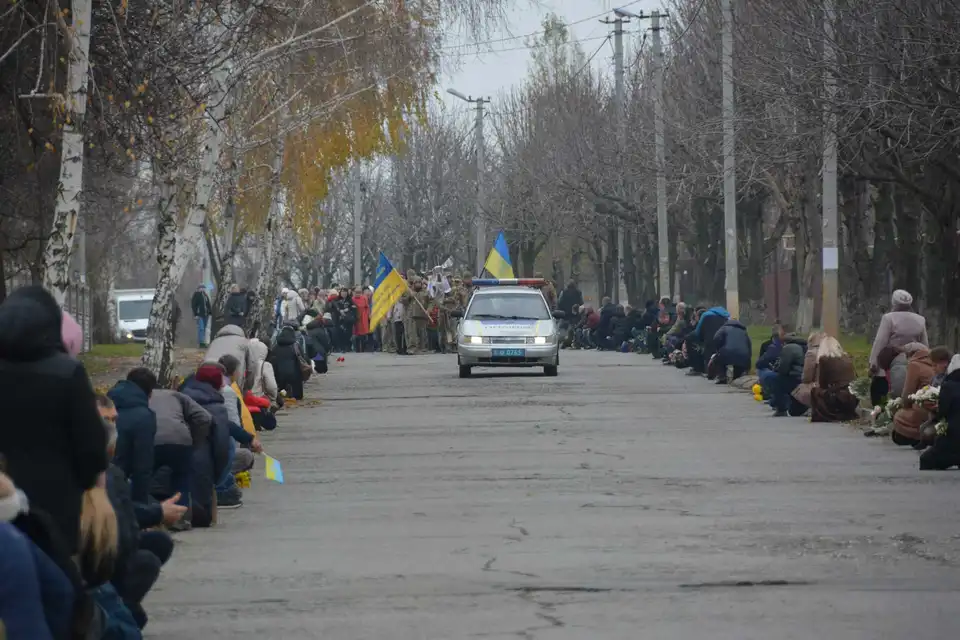 В громаді на Кіровоградщині попрощалися із 34-річним захисником (ФОТО)