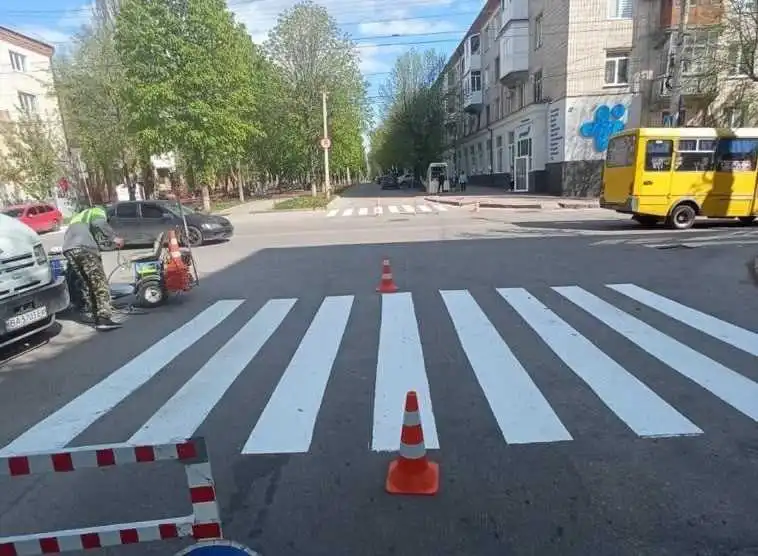 У Кропивницькому почали відновлювати дорожню розмітку (ФОТО) фото 1