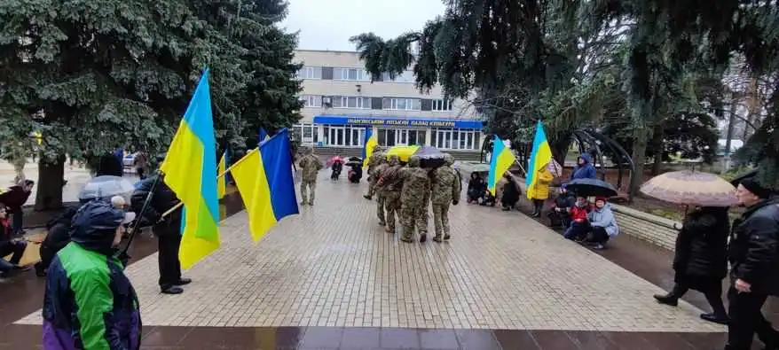 Дві громади Кіровоградщини провели в останню путь загиблих Героїв