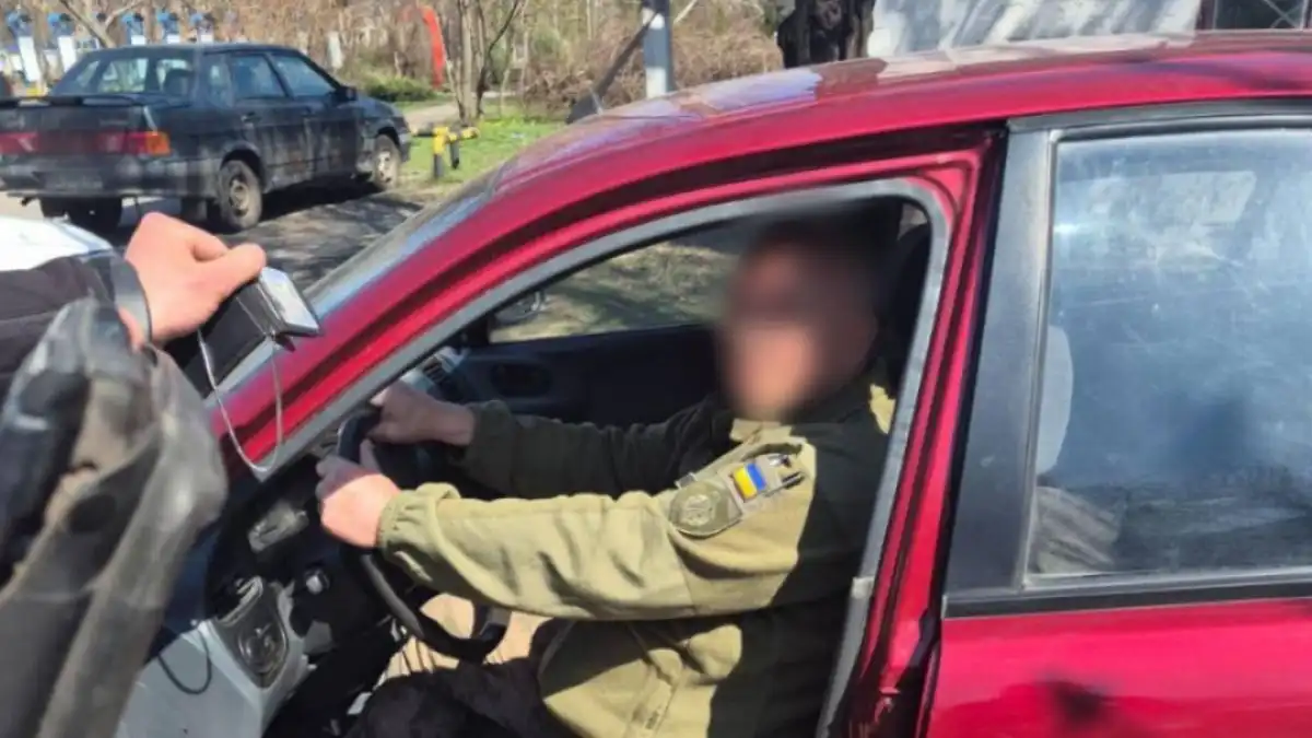 “Потрібний” висновок ВЛК за 43 тисячі: на Кіровоградщині викрили військовослужбовця ТЦК