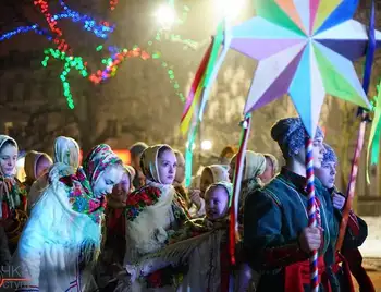 Продовжити не можна зупинитись або Нескінченні свята сучасної України (ФОТО) фото 1